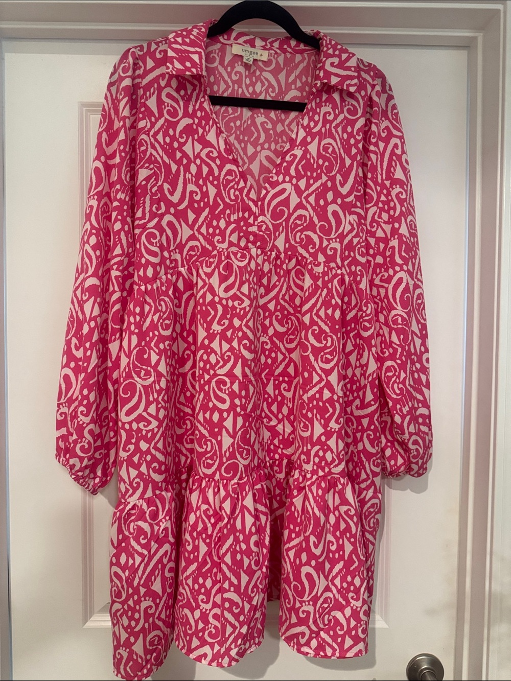 Umgee Fuchsia & White Abstract Tiered V-Neck Dress